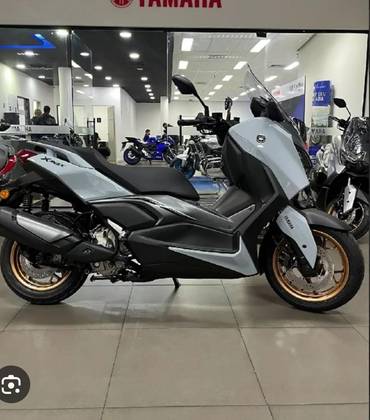 YAMAHA XMAX 300 CONNECTED ABS YAMAHA XMAX 300 CONNECTED ABS